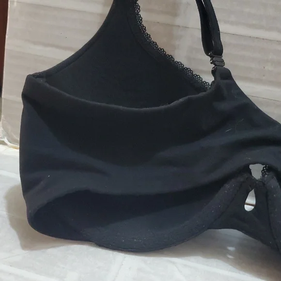 Victoria's Secret Padded Black Lace Trim Bra Size 36C - Picture 7 of 9